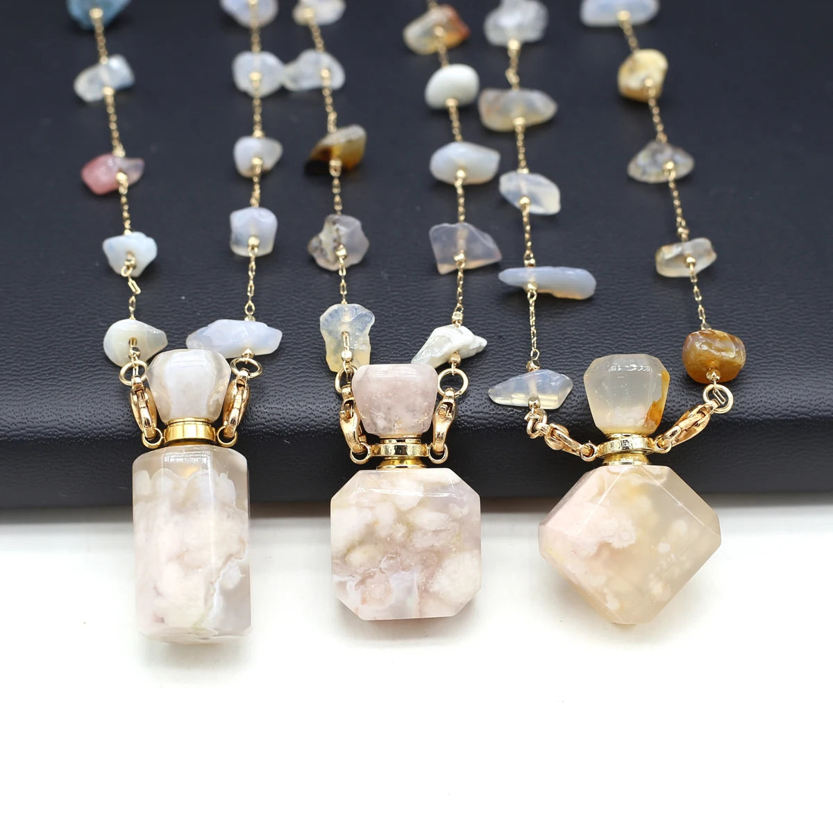 Hot Sale Essential Oil Bottles Sakura Agates Natural Stone Perfume Bottle Necklace Gravel Chain Women Necklace Dropshipping Quake
