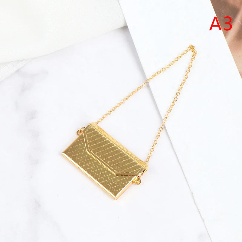 1Pc Metal chain pack Doll Bag Miniature Shopping Handbag for Clothes Accessories Quake A3