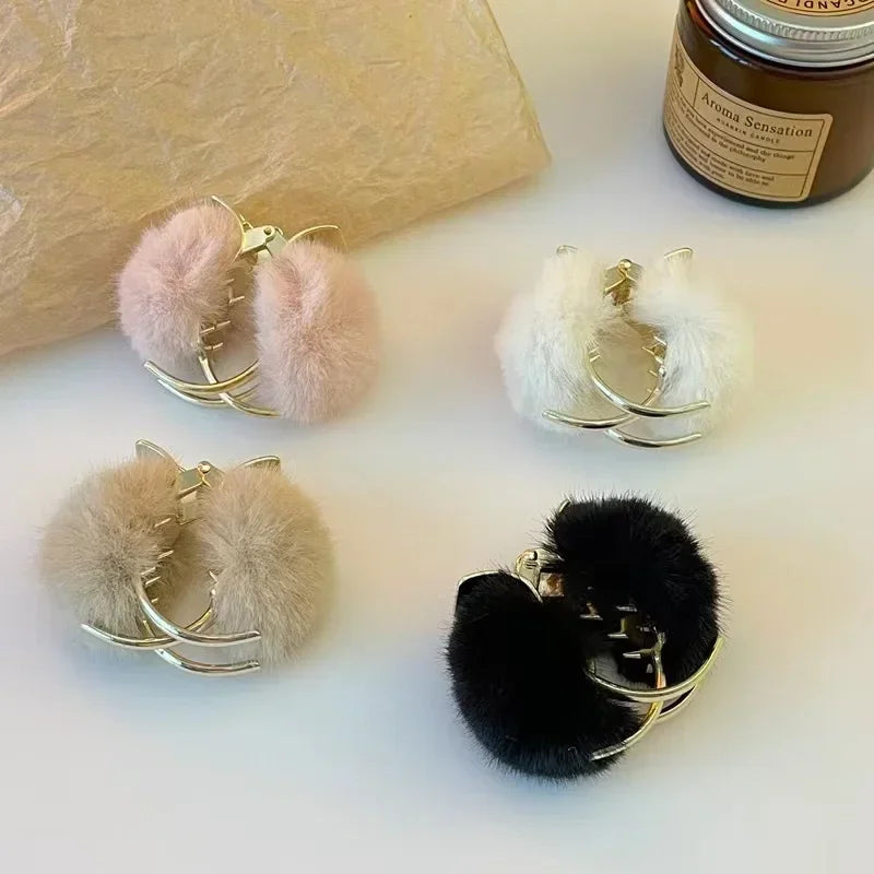 Autumn Winter Plush Hair Claw Clip Plush Ponytail Fixed Large Hair Clip Elegant Women Solid Color Headwear Accessories Girl Gift Quake