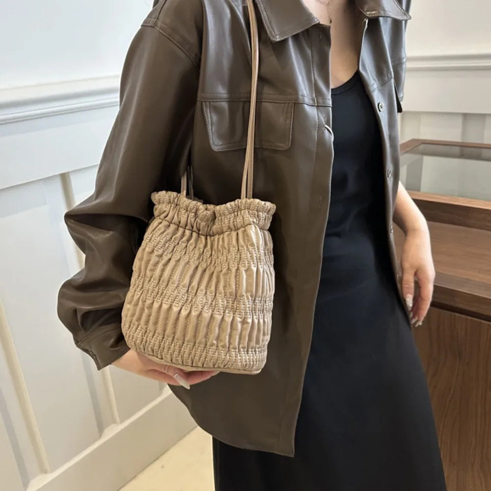 Hot Sale Large Capacity Shoulder Bag Trendy Casual Handbag Drawstring Bucket Bag Lady Quake