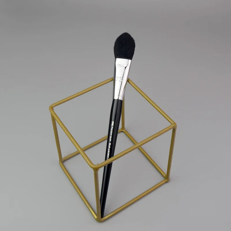 Professional Concealer Makeup Brush Goat Hair No.73 Flat Tongue Shape Pro Presicion Blush Brush Foundation Cosmetic Beauty Tool Quake