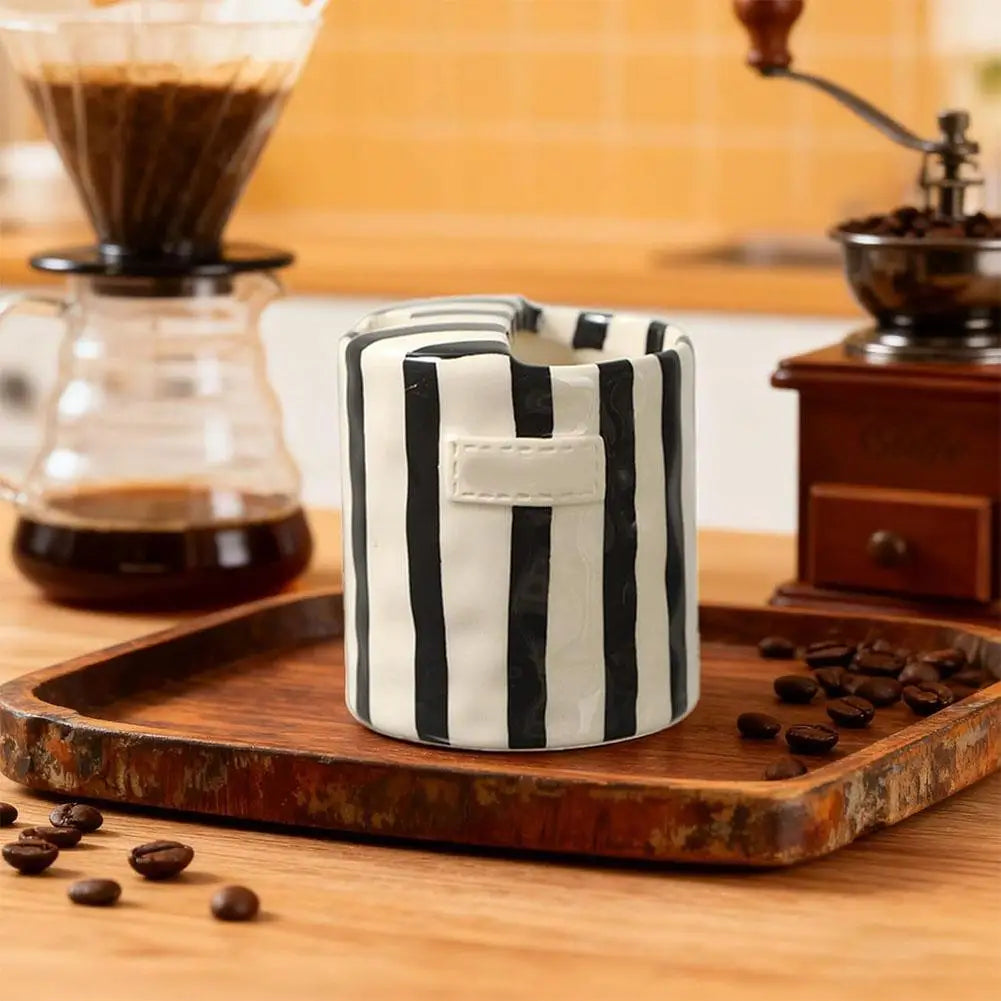 Vintage Stripe Hand Painted Ceramic Mug Creative Dual Compartment Coffee Cup for Office Afternoon Tea Breakfast Quake
