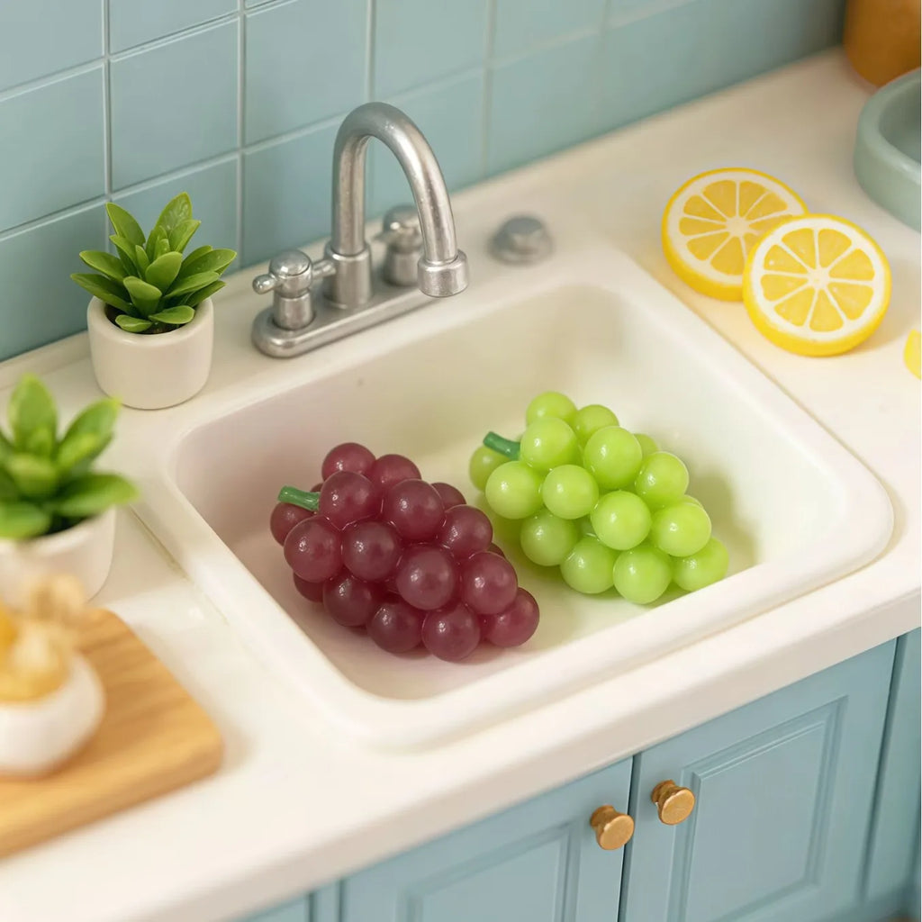 50Pcs Sweet Fruits 1:12 Dollhouse Miniature For Purple Green Grape Simulation Resin Food Play DIY Kitchen Home Accessories Toys Quake