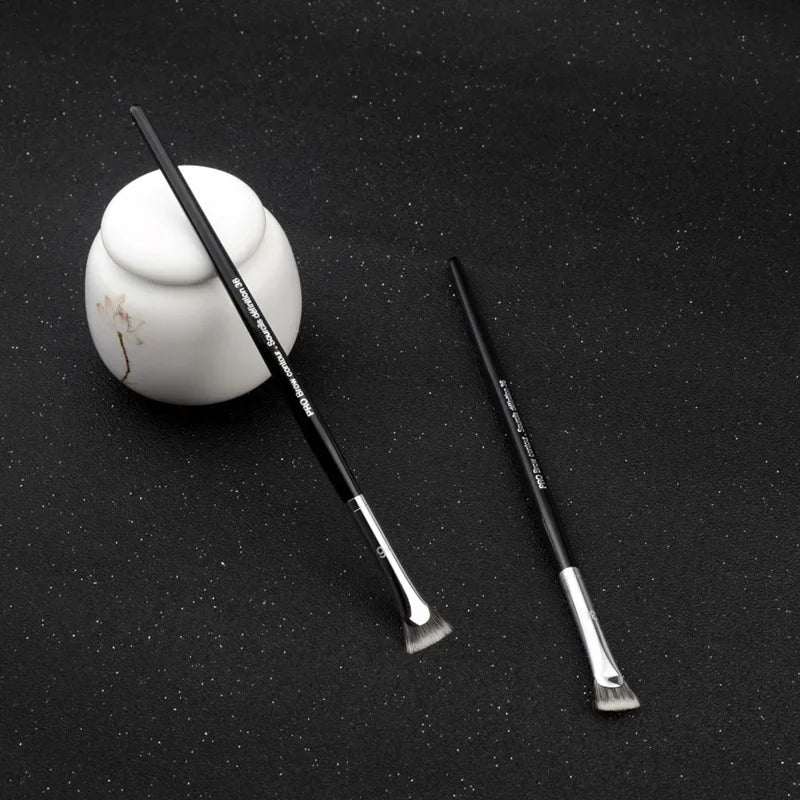 Professional S36 Flat Eyebrow Contour Sourcils Definition Eyeshadow Buffer Makeup Brush Quake