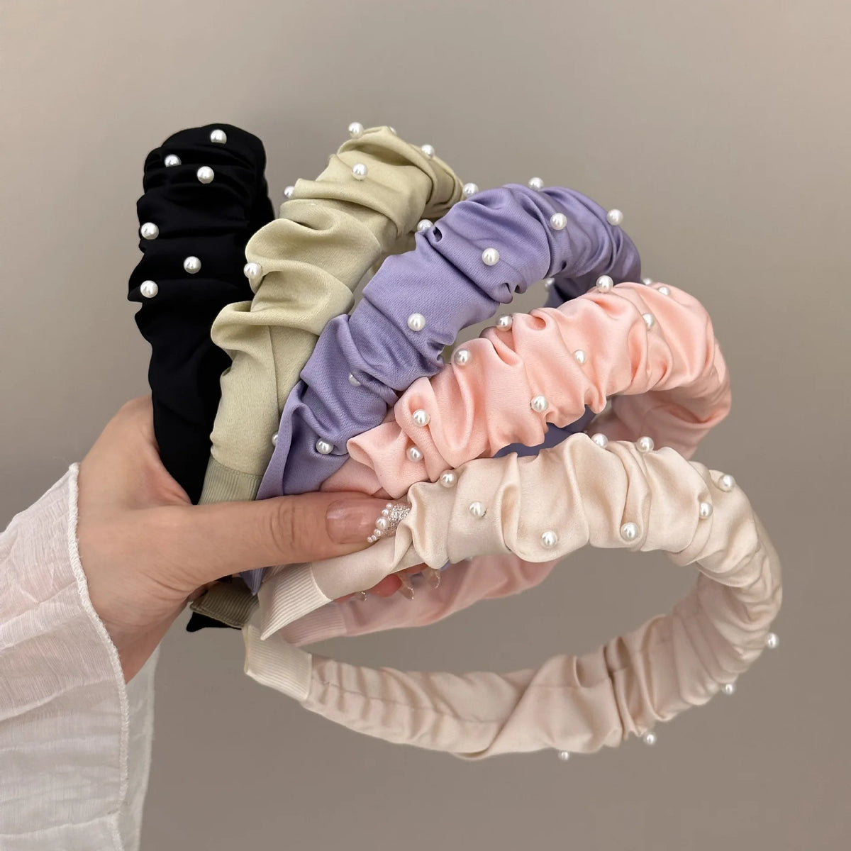 Vintage Wrinkled Pearl Headand Girls Sweet Elegant Hair Hoop Women Fashion Versatile Wide Edge Outdoor Travel Hair Accessories Quake