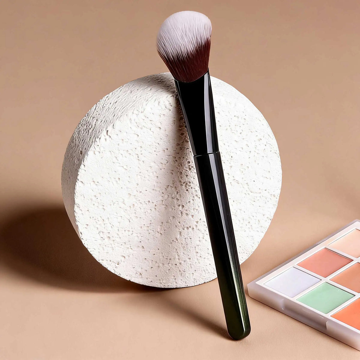 1pc Angled Blush Brush, Soft Fiber Hair, Natural Makeup Application, Suitable For Beginners Quake