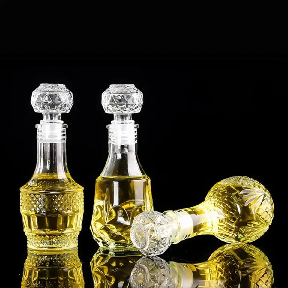European Whiskey Transparent Glass Carved Small Bottle 50ml/100ml Mini Western Wine Bottle Sealed Red Wine Bottle Quake