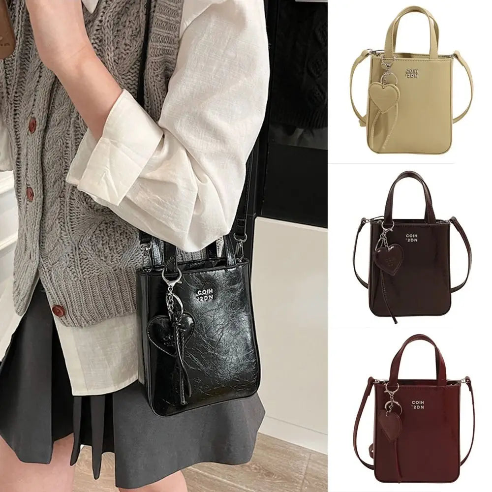 Trendy Pu Leather Shoulder Bag Chic Versatile Small Square Bag High Quality with Love Keychain Pendant Crossbody Bags for Women Quake