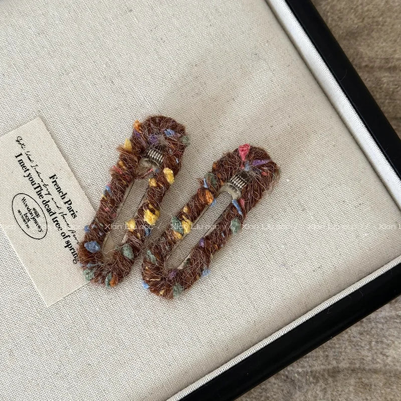 Colorful Polka Dot Plush Hair Clip Autumn and Winter Duckbill Clip Seamless Bangs Clip Korean Fashion Women Girls Style Headwear Quake coffee