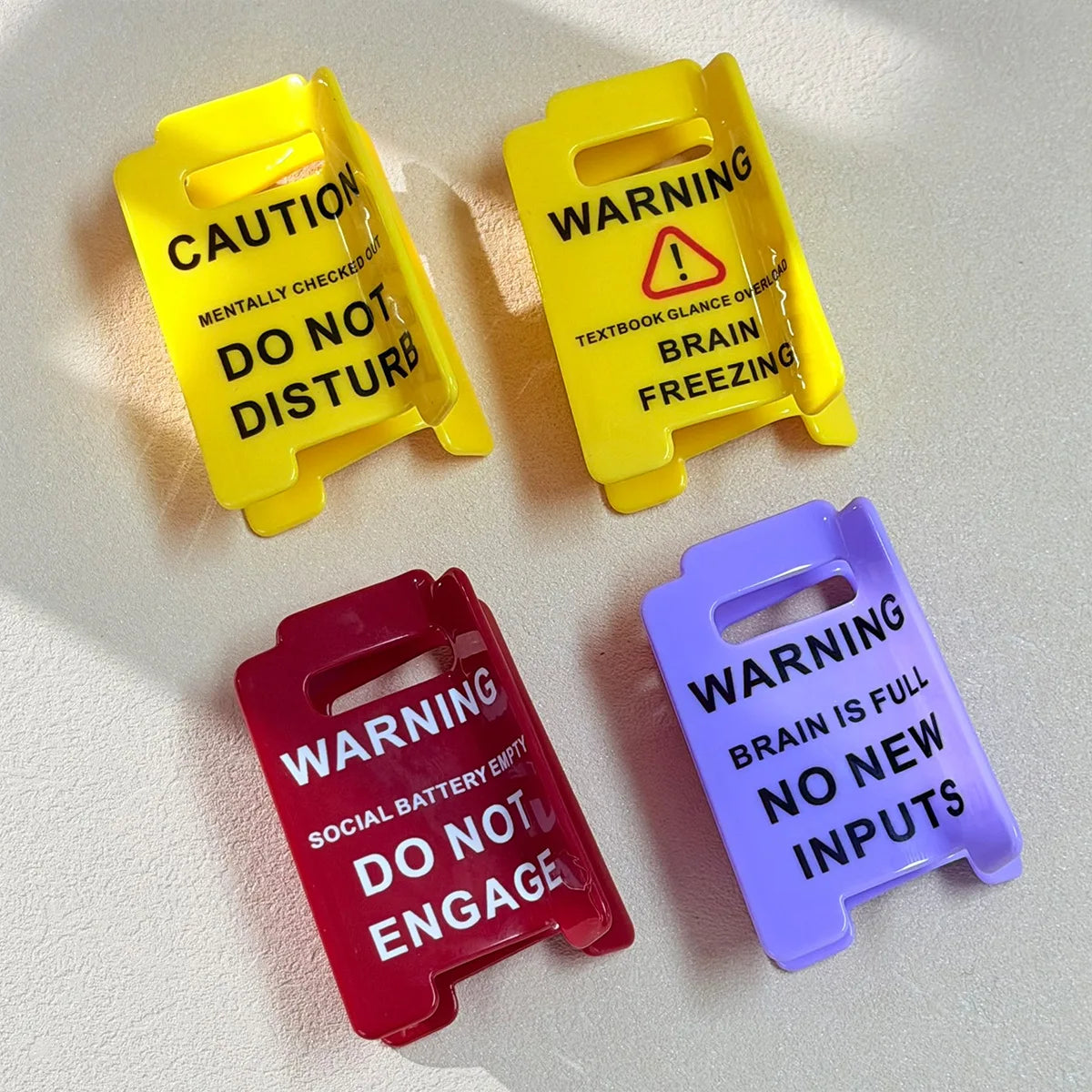 Plastic Warning Sign Grab Clip Personalized Creative Design Ponytail Hairpin Back of The Head Shark Clip Hair Style Accessories Quake