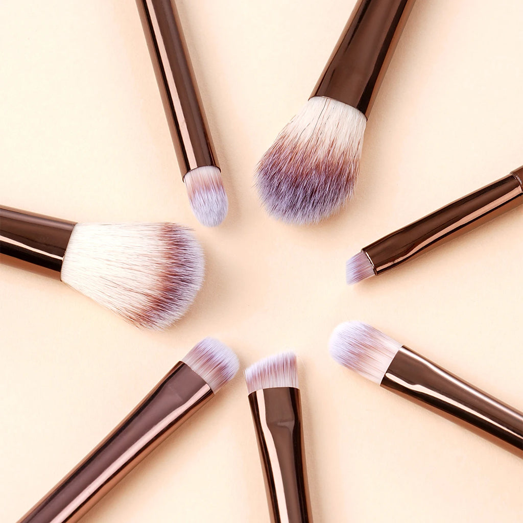 7PCS Makeup Brush Set Professional Eyeshadow Brush For Eyeshadow, Liner Eye Shade, Blend, Grooming Brows for Defined Makeup Look Quake