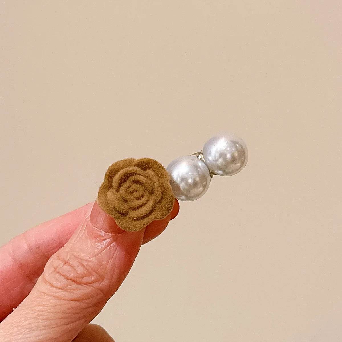 Velvet Rose Flower Hair Clip Sweet Pearl Floral Hairpin French Romantic Girl Bangs Barrettes Wedding Bride Headwear Accessories Quake coffee rose flower