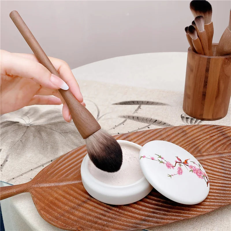 1Pcs Vintage Walnut Soft Makeup Brushes Set Foundation Contour Loose Powder Blusher Wood Handle Make Up Tool Cosmetics Brochas Quake