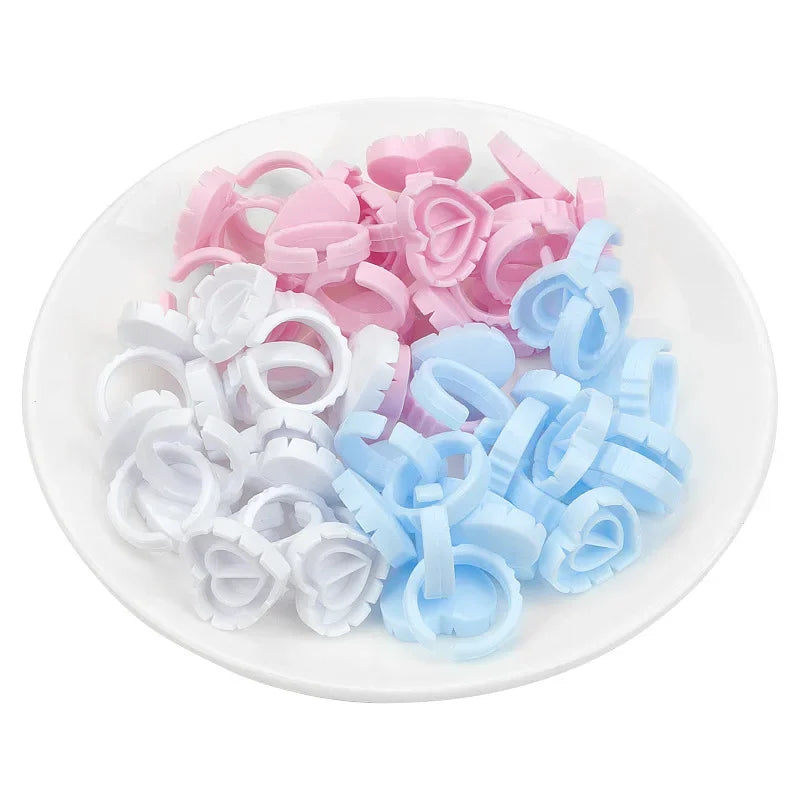 vvocci 100 PCS Heart-shaped Glue Ring Cup Disposable Plastic Eyelash Extension Tattoo Pigment Holder Pallet Lash Makeup Tools Quake