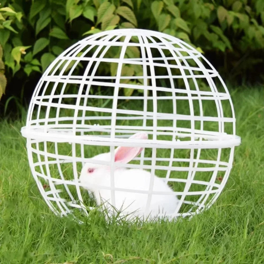 Movable Chicken Balls Cage for Outside Portable Ventilated Chicken Ball Cage Ball Shaped Chicken House Backyard Farms Quake